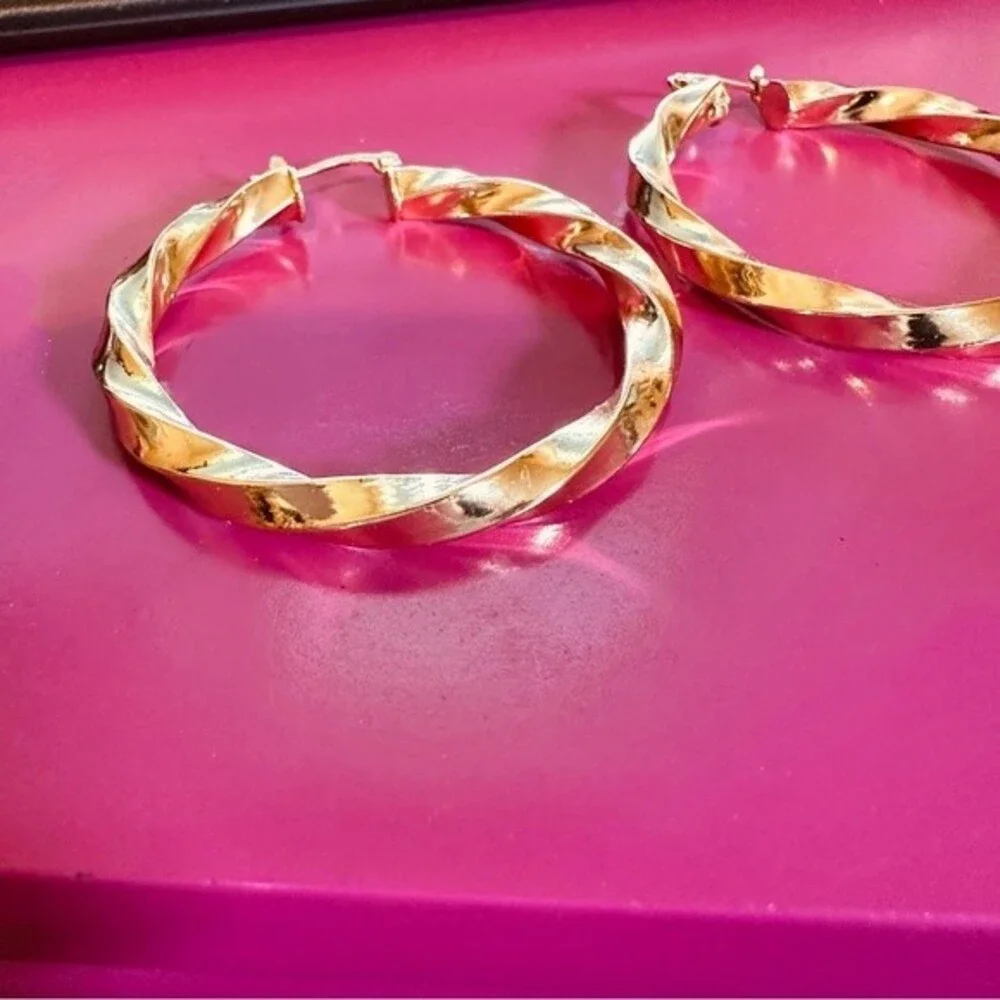 Gold Tone Twisted 2 inch Hoop‎ Earrings Snap Bar Closures